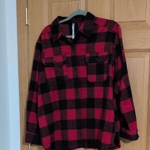 Leo & Nicole Red and Black Buffalo Plaid Button-Down Shirt With Pockets